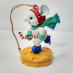 Ice Skating Mouse Xmas Ornament Lustre Fame 1994